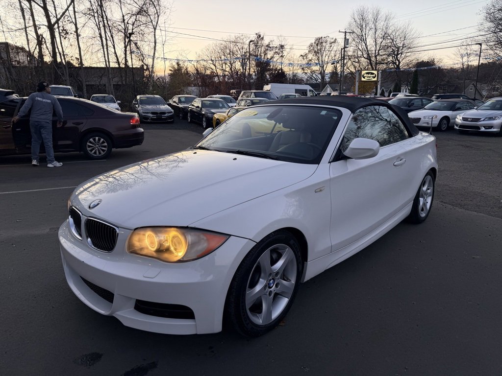 Used 2011 BMW 135i Convertible image 1