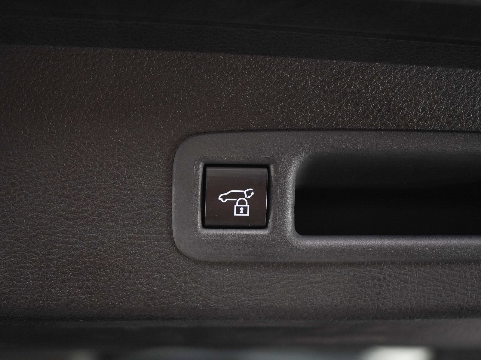 Used 2025 Toyota Sienna XLE w/ XLE Plus Package AWD/4WD image 18