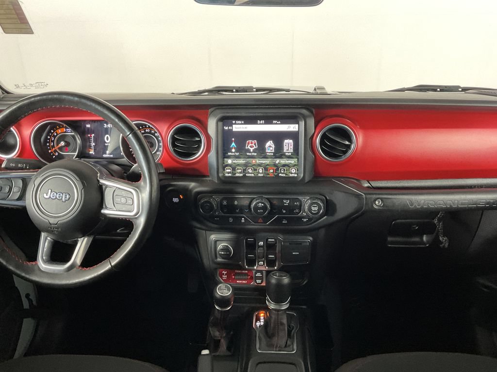 Used 2023 Jeep Wrangler Unlimited Rubicon w/ Cold Weather Group AWD/4WD image 15