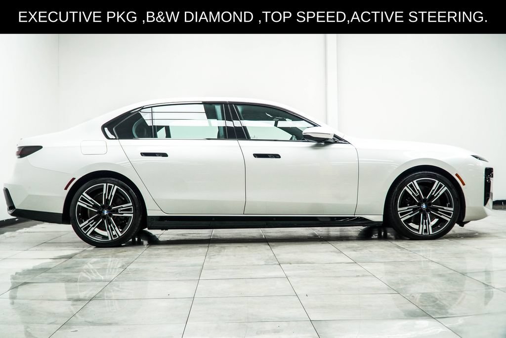 Used 2025 BMW 750e xDrive w/ Executive Package AWD/4WD image 8