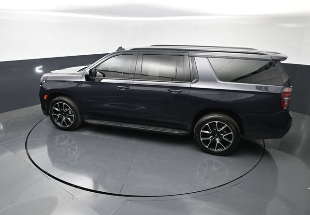 Used 2023 Chevrolet Suburban RST RWD image 16