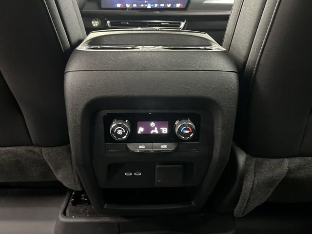New 2026 Chevrolet Traverse Z71 w/ Enhanced Driving Package image 21
