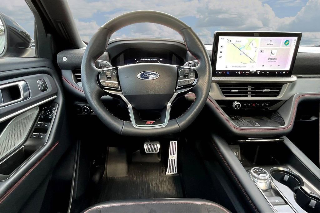 Used 2025 Ford Explorer ST AWD/4WD image 10