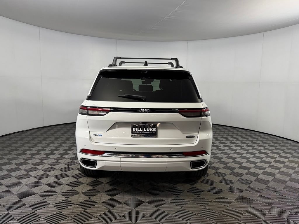 Used 2023 Jeep Grand Cherokee Overland w/ Luxury Tech Group IV AWD/4WD image 7