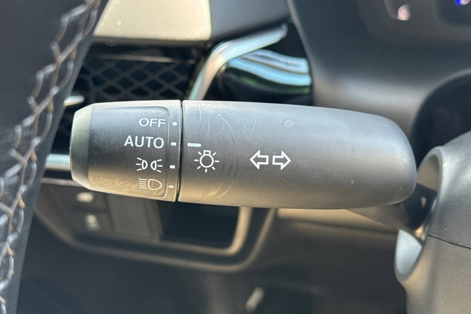 Used 2025 Acura ADX FWD image 32