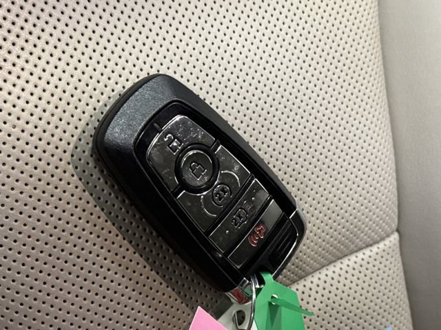 Used 2025 Lincoln Corsair Reserve image 27