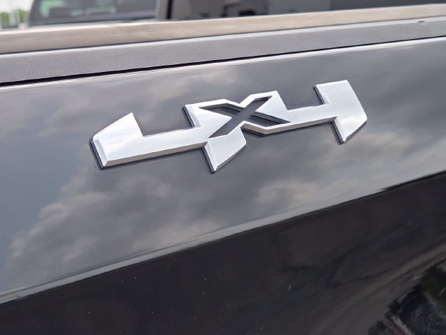 Used 2021 GMC Sierra 1500 SLT w/ SLT Premium Plus Package AWD/4WD image 5
