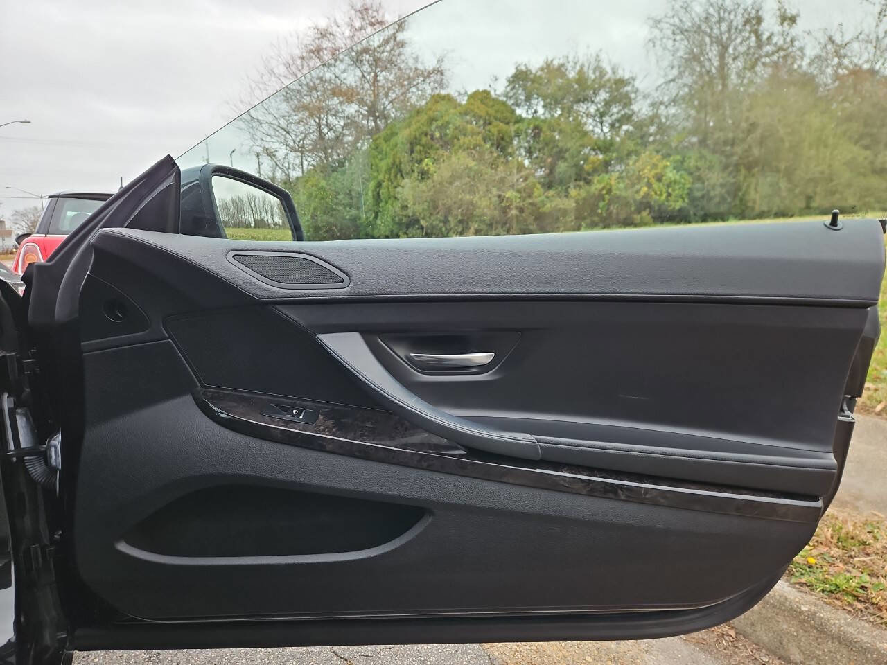 Used 2013 BMW 650i xDrive Convertible image 18