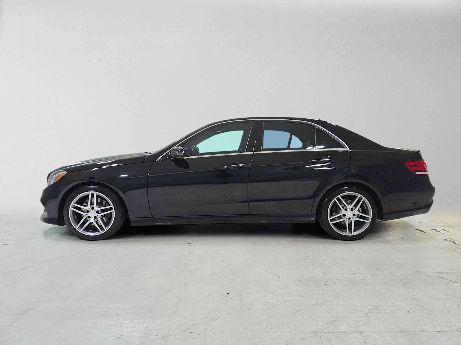 Used 2016 Mercedes-Benz E 350 Sedan image 6