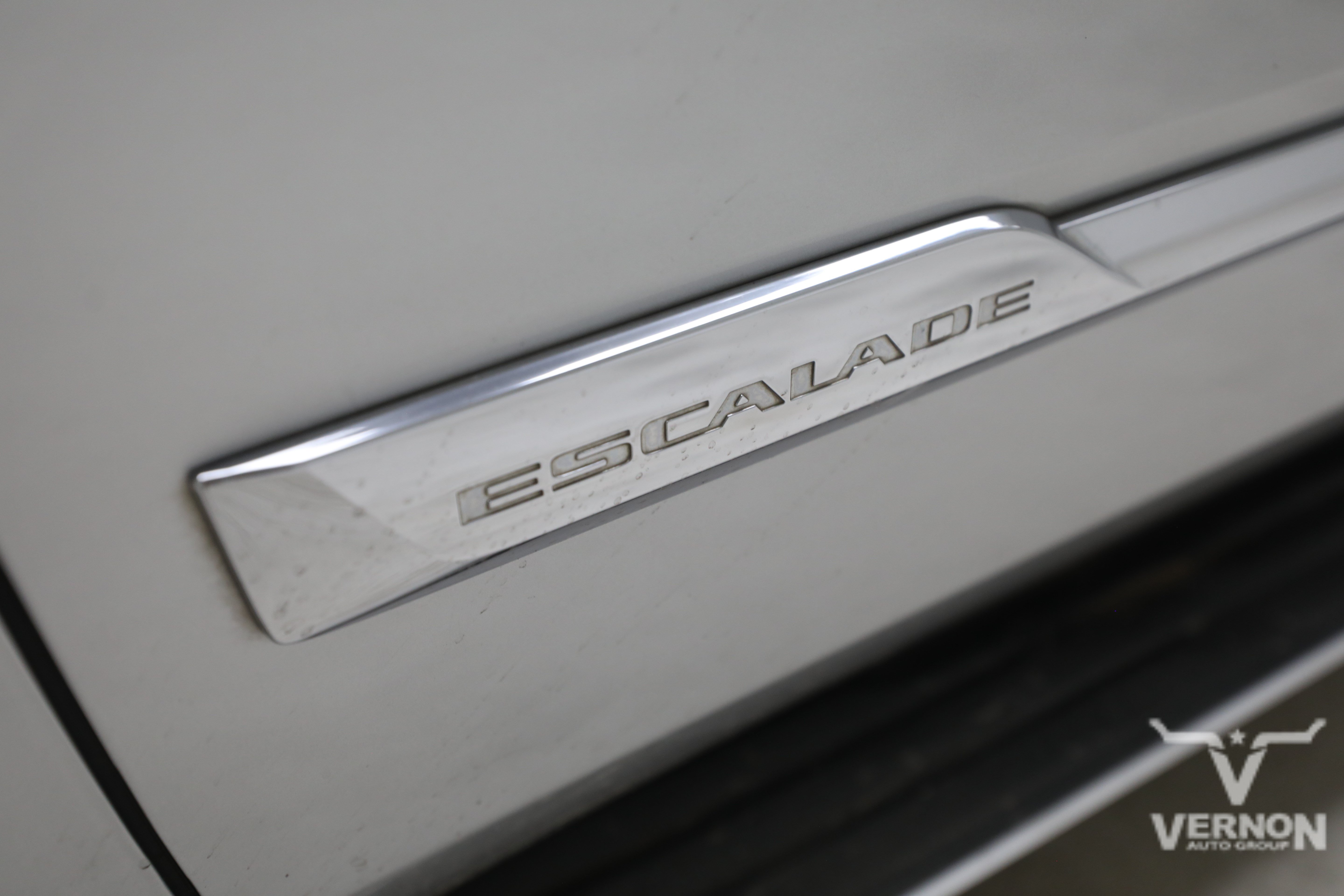 Used 2015 Cadillac Escalade ESV Luxury RWD image 11