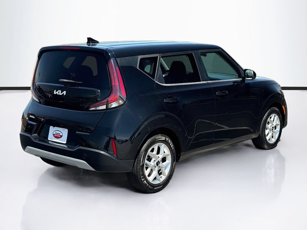Used 2023 Kia Soul LX w/ Option Group 015 FWD image 5