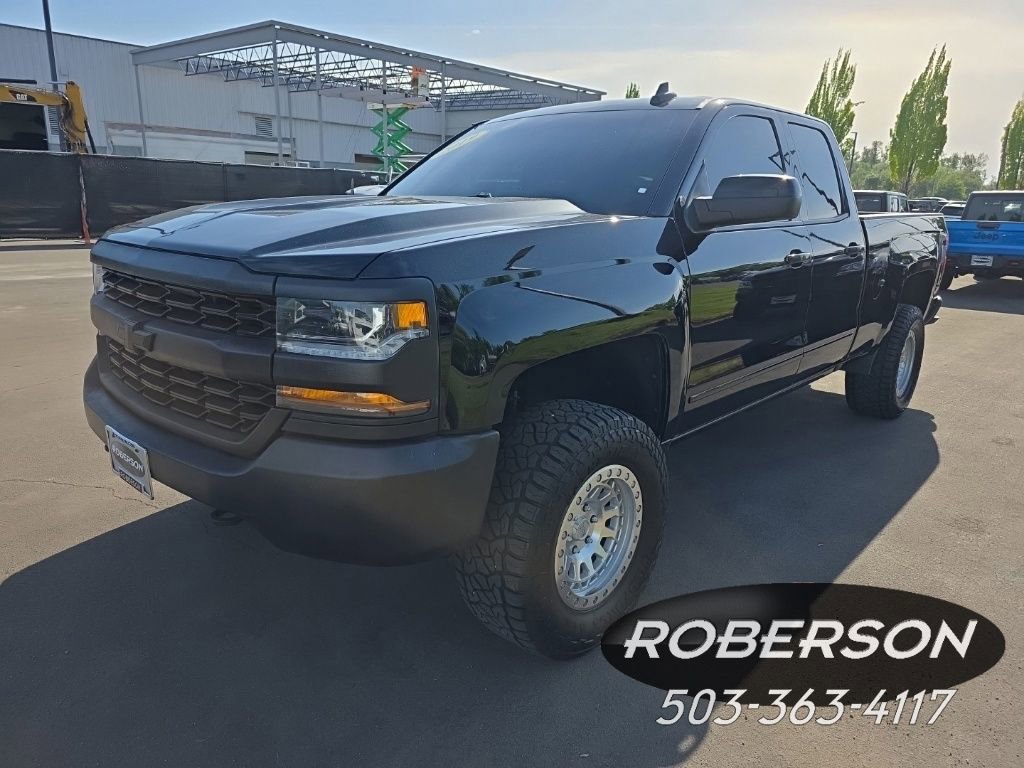 Used 2019 Chevrolet Silverado 1500 LT AWD/4WD image 1