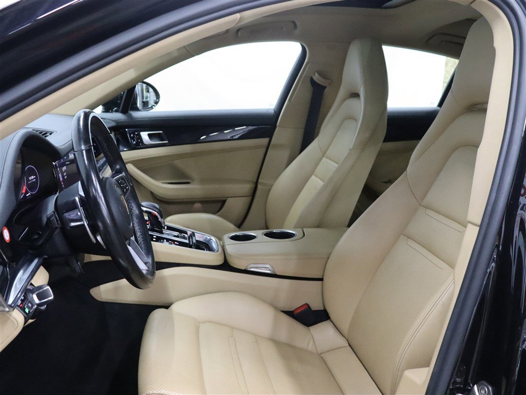 Used 2020 Porsche Panamera image 12
