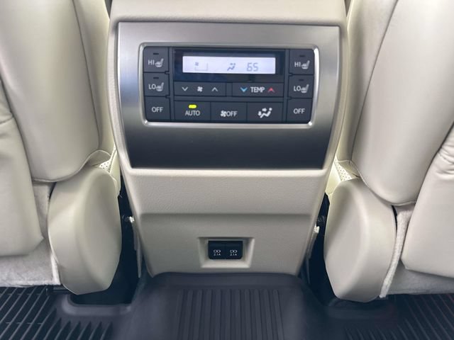 Used 2023 Lexus GX 460 Luxury w/ Accessory Package AWD/4WD image 18