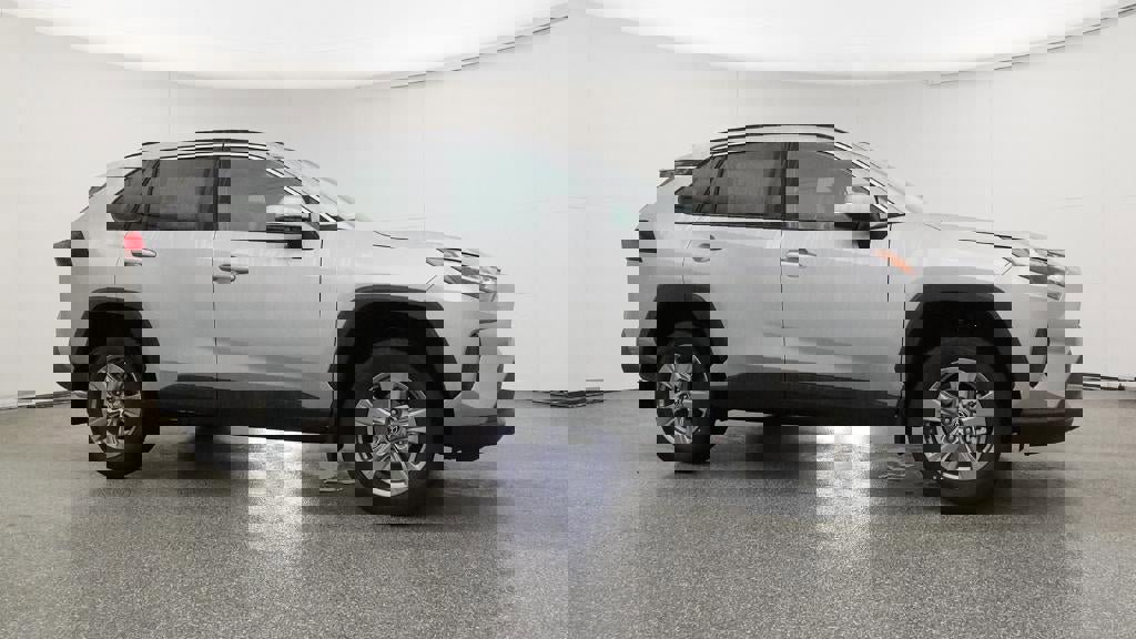 New 2025 Toyota RAV4 XLE image 28