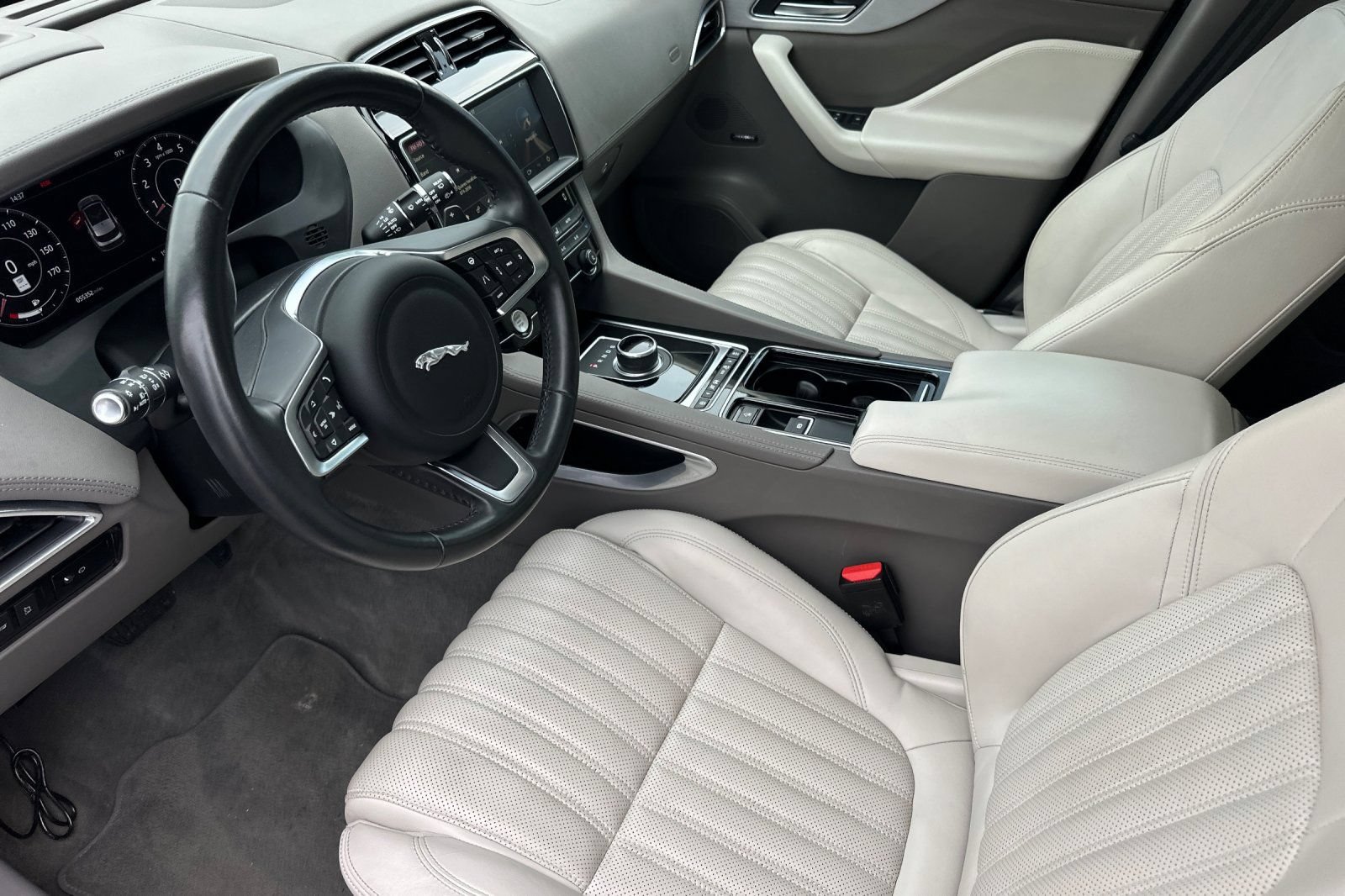 Used 2020 Jaguar F-PACE Portfolio AWD/4WD image 10