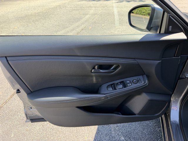 Used 2025 Nissan Sentra S FWD image 11
