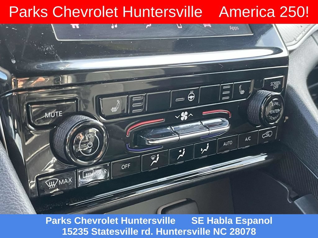 Used 2025 Jeep Grand Cherokee Altitude AWD/4WD image 37