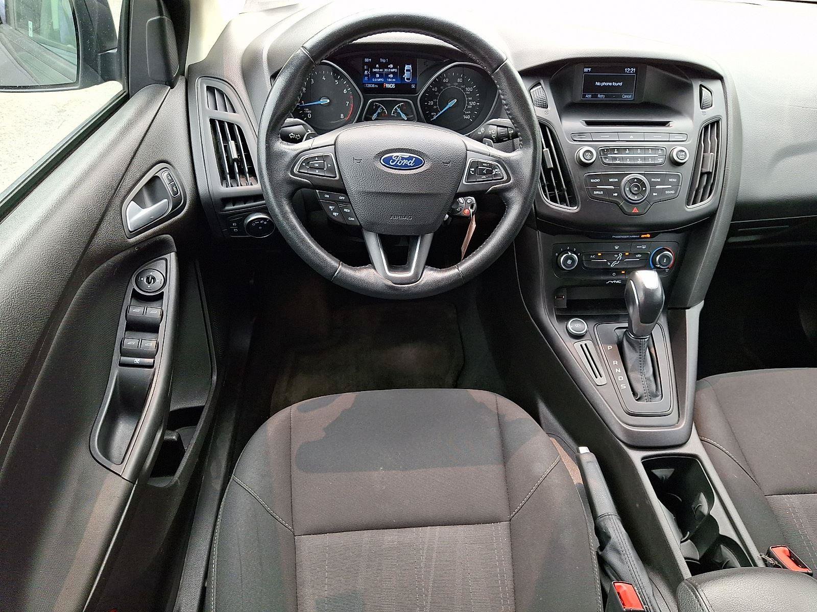 Used 2016 Ford Focus SE w/ SE Sport Package FWD image 11
