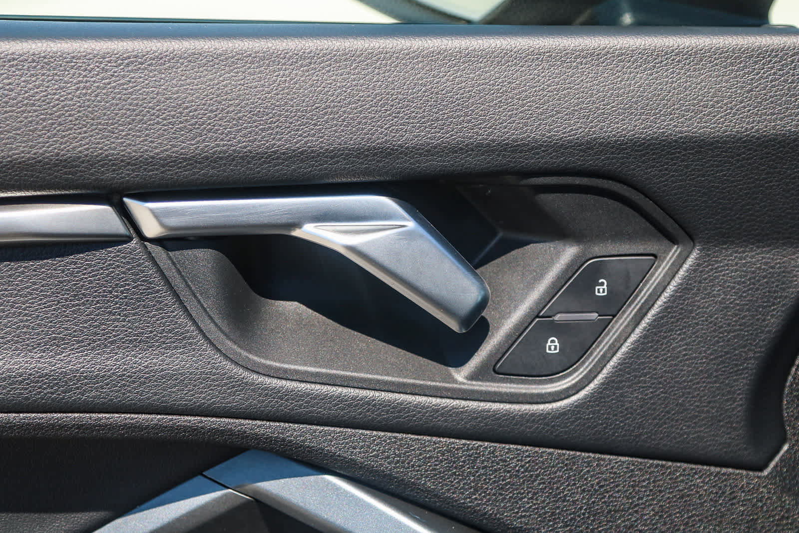 Used 2025 Audi Q3 2.0T Premium w/ Convenience Package image 32