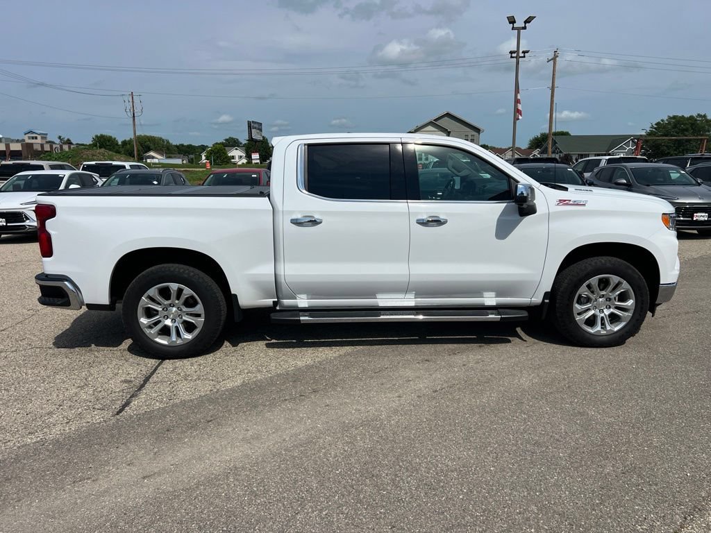 Used 2023 Chevrolet Silverado 1500 LTZ w/ Technology Package AWD/4WD image 11