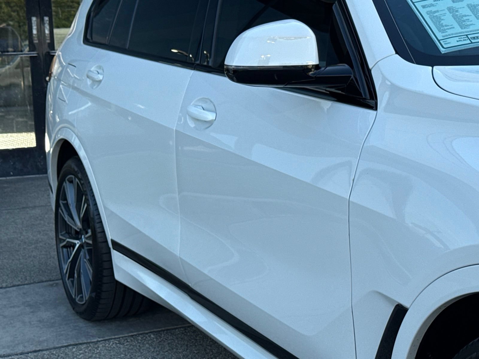 Used 2022 BMW X7 xDrive40i w/ M Sport Package AWD/4WD image 9