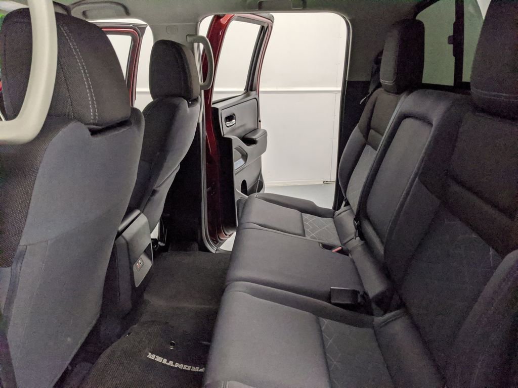 Used 2025 Nissan Frontier SV image 21