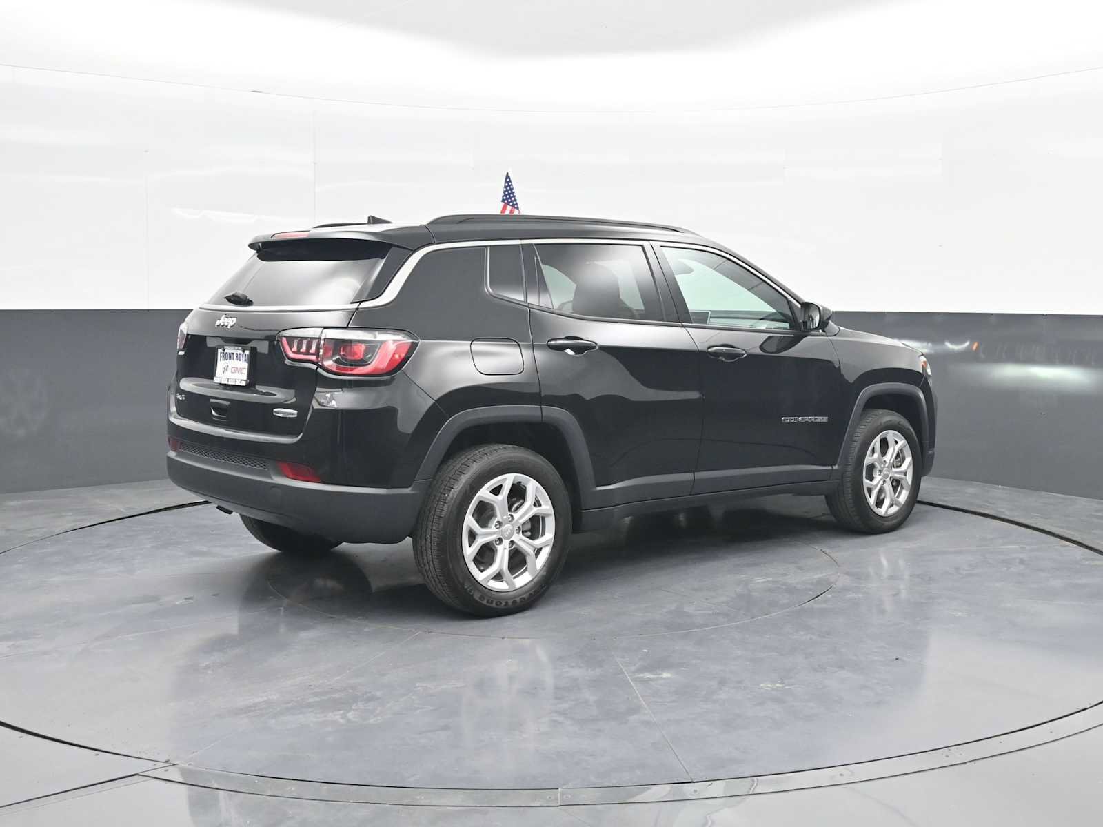 Used 2024 Jeep Compass Latitude AWD/4WD image 8