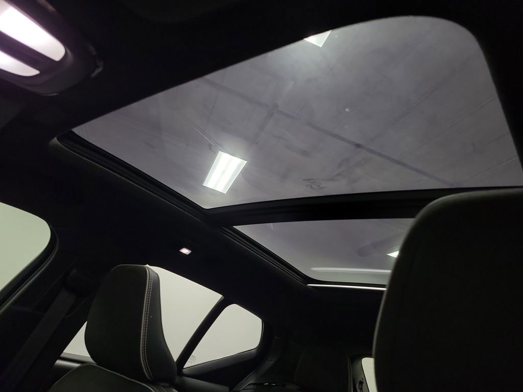 Used 2021 Volvo XC40 P8 Recharge w/ Advanced Package image 14