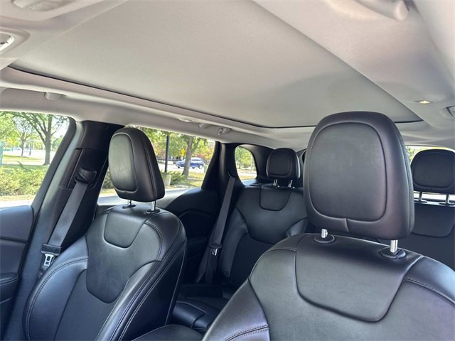 Used 2019 Jeep Cherokee Latitude Plus w/ Comfort/Convenience Group image 33