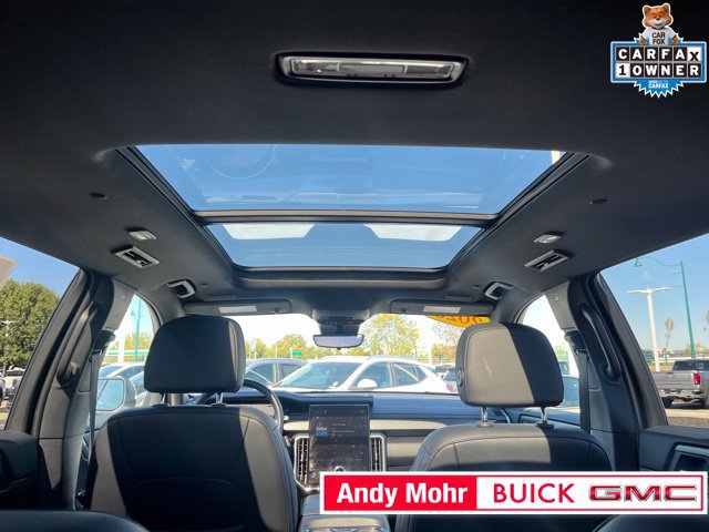 Used 2026 GMC Acadia Elevation w/ Elevation Premium Package FWD image 14