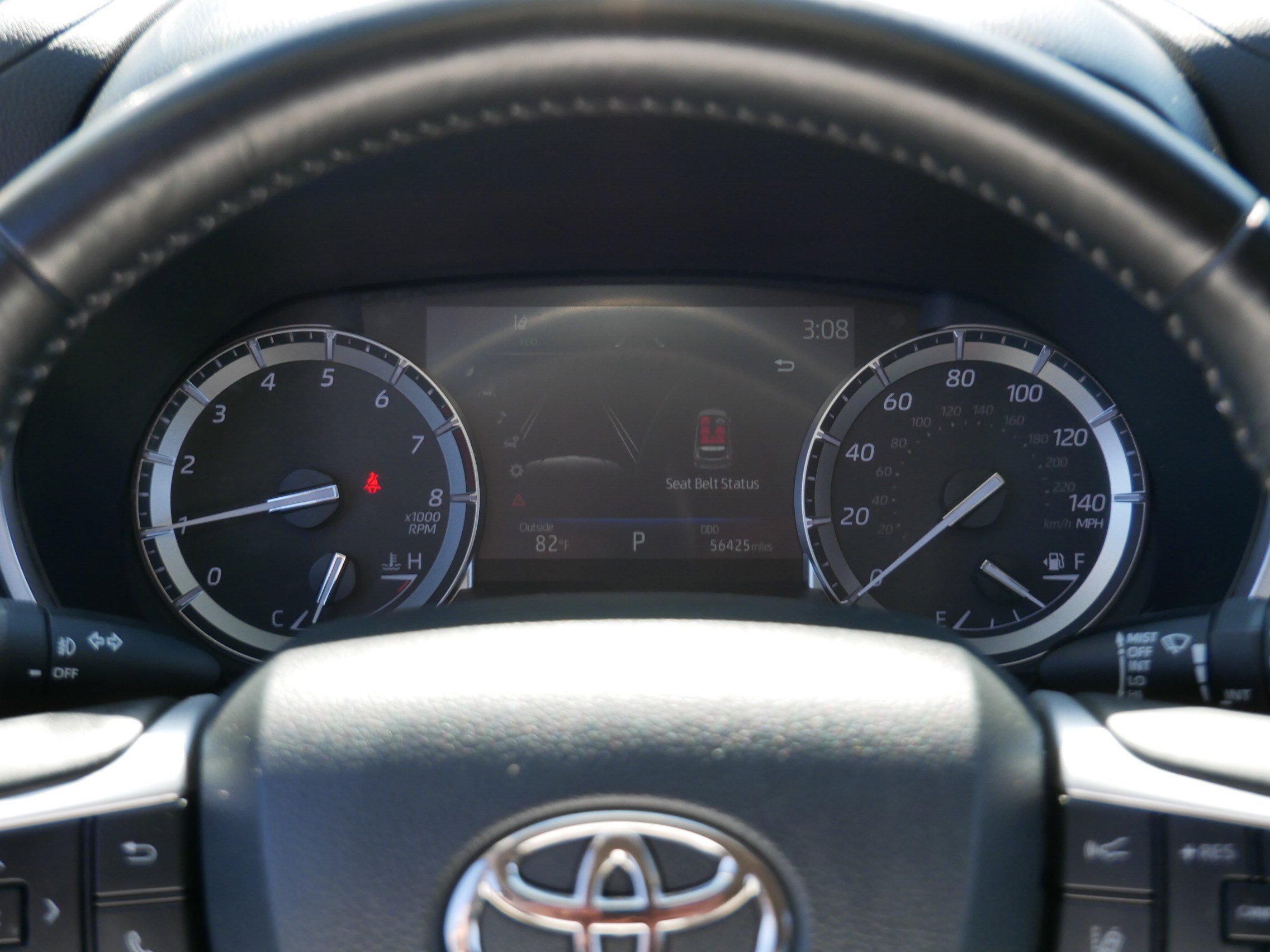 Used 2022 Toyota Highlander XLE AWD/4WD image 21
