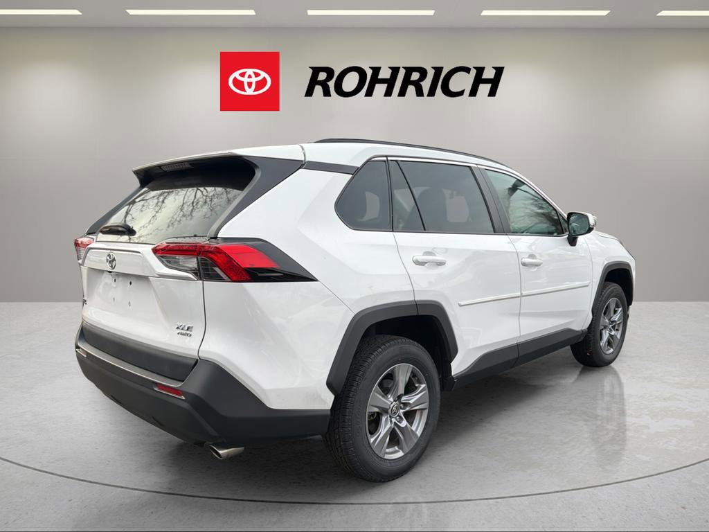 Used 2022 Toyota RAV4 XLE image 7