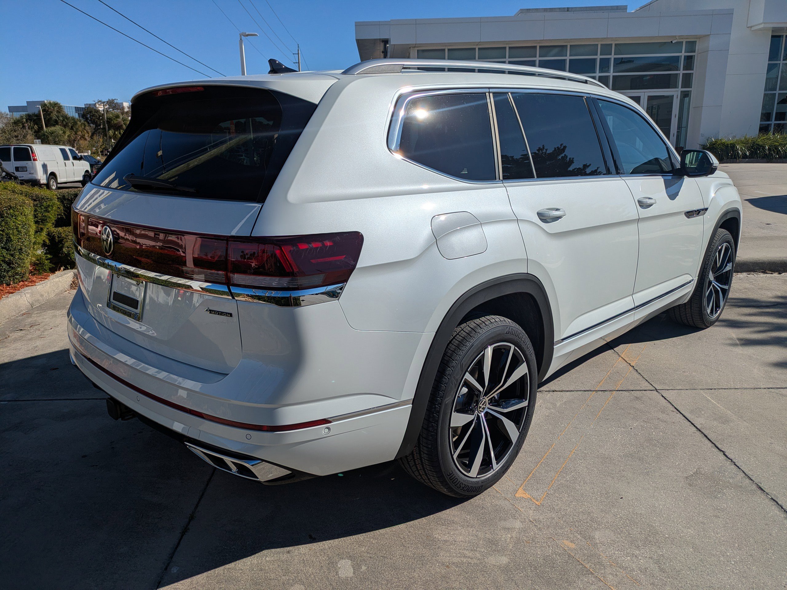 New 2026 Volkswagen Atlas SEL Premium R-Line image 4