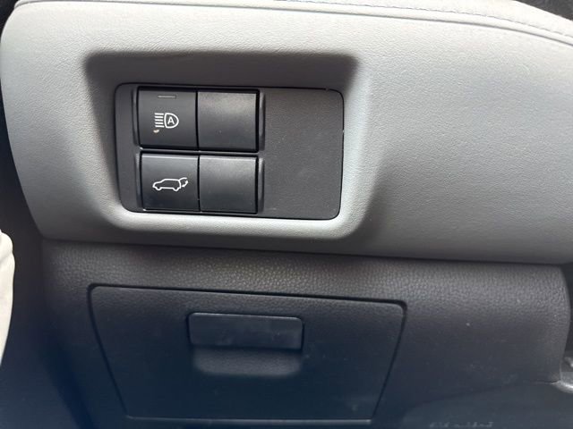 Used 2023 Toyota Highlander XLE image 16