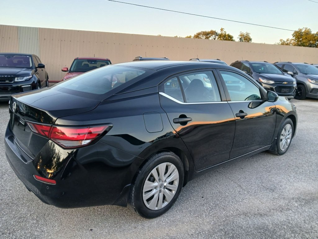 Used 2024 Nissan Sentra S w/ Lighting Package FWD image 5