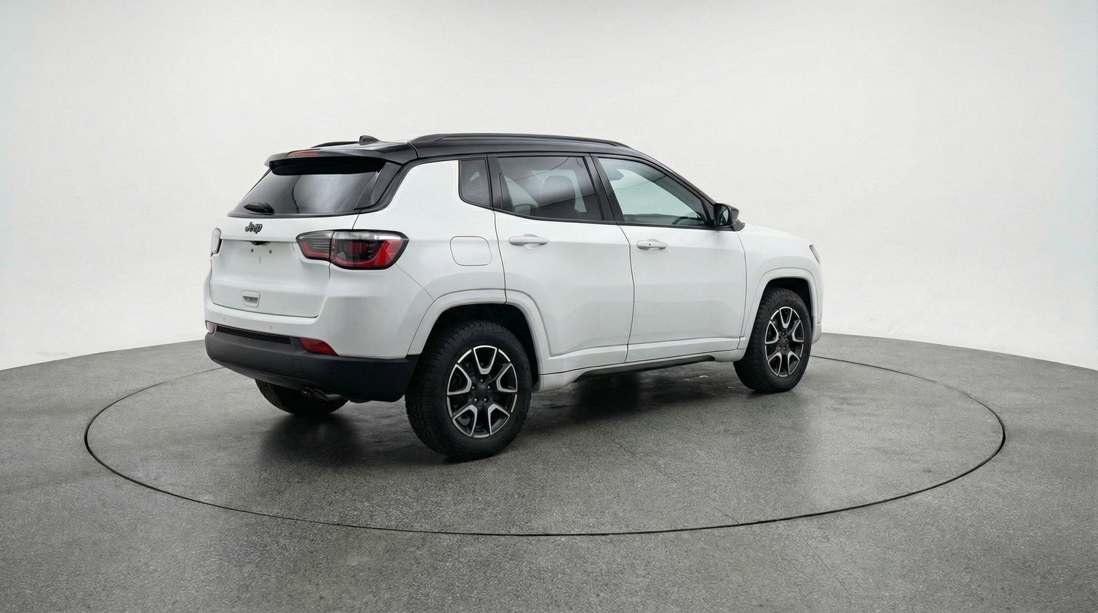 Used 2025 Jeep Compass Trailhawk AWD/4WD image 9