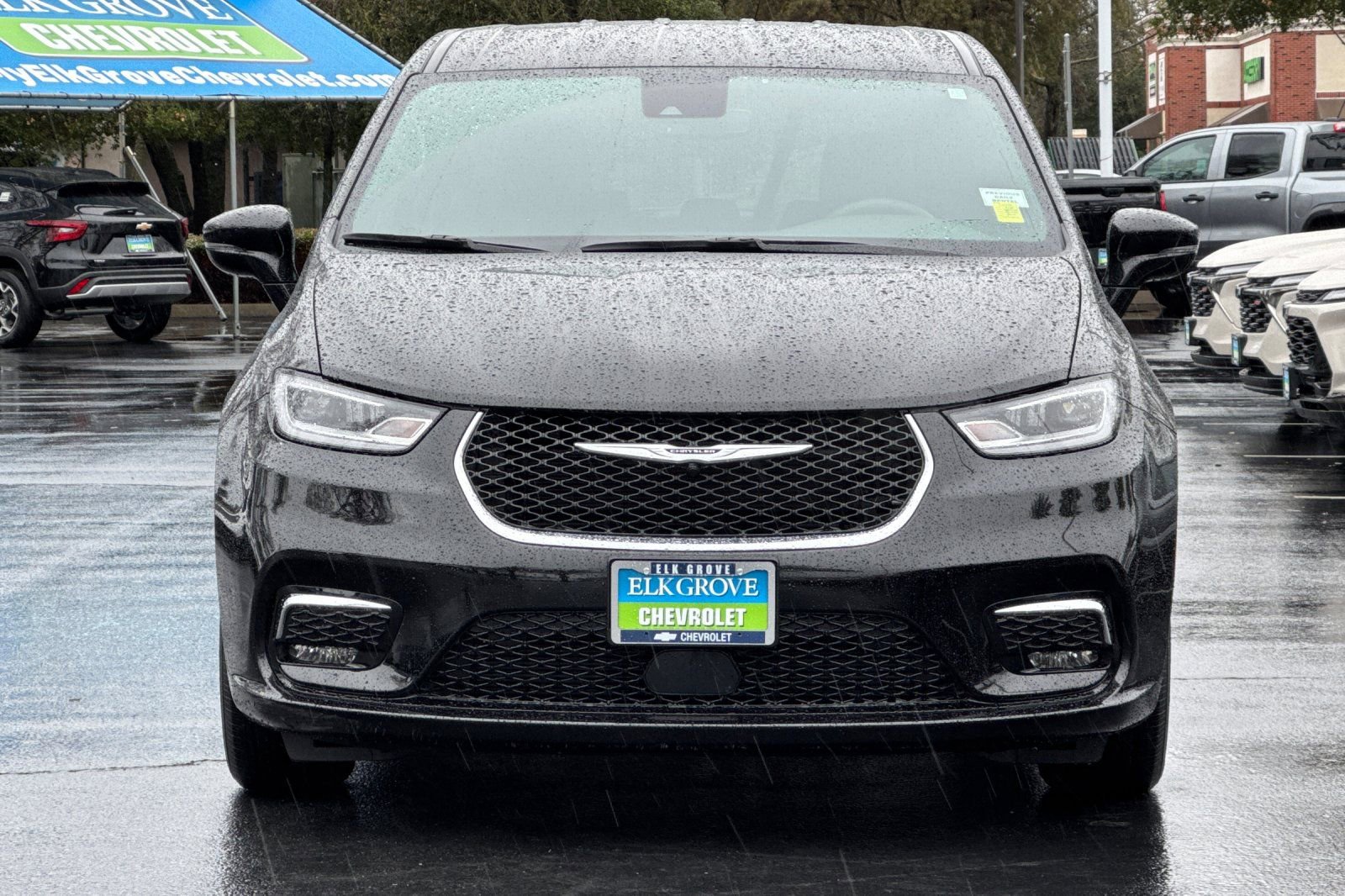 Used 2025 Chrysler Pacifica Select image 8