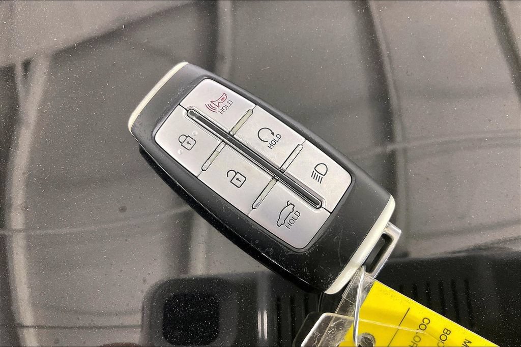 Used 2022 Genesis G70 2.0T RWD image 13