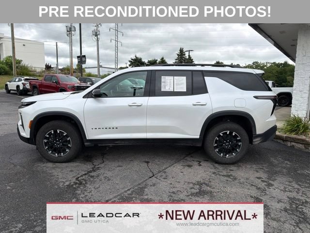 Used 2025 Chevrolet Traverse Z71 w/ LPO, Floor Liner Package AWD/4WD image 2