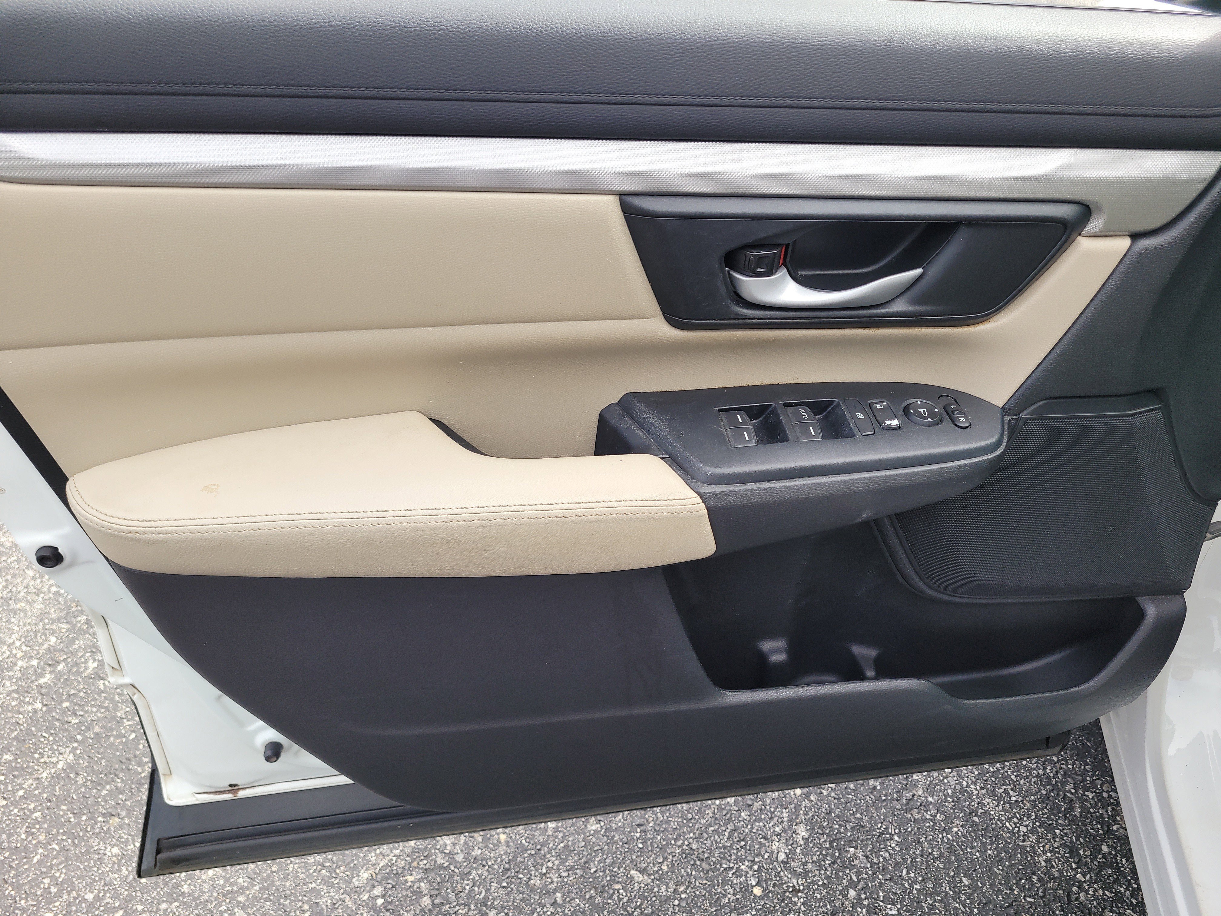 Used 2017 Honda CR-V LX image 16