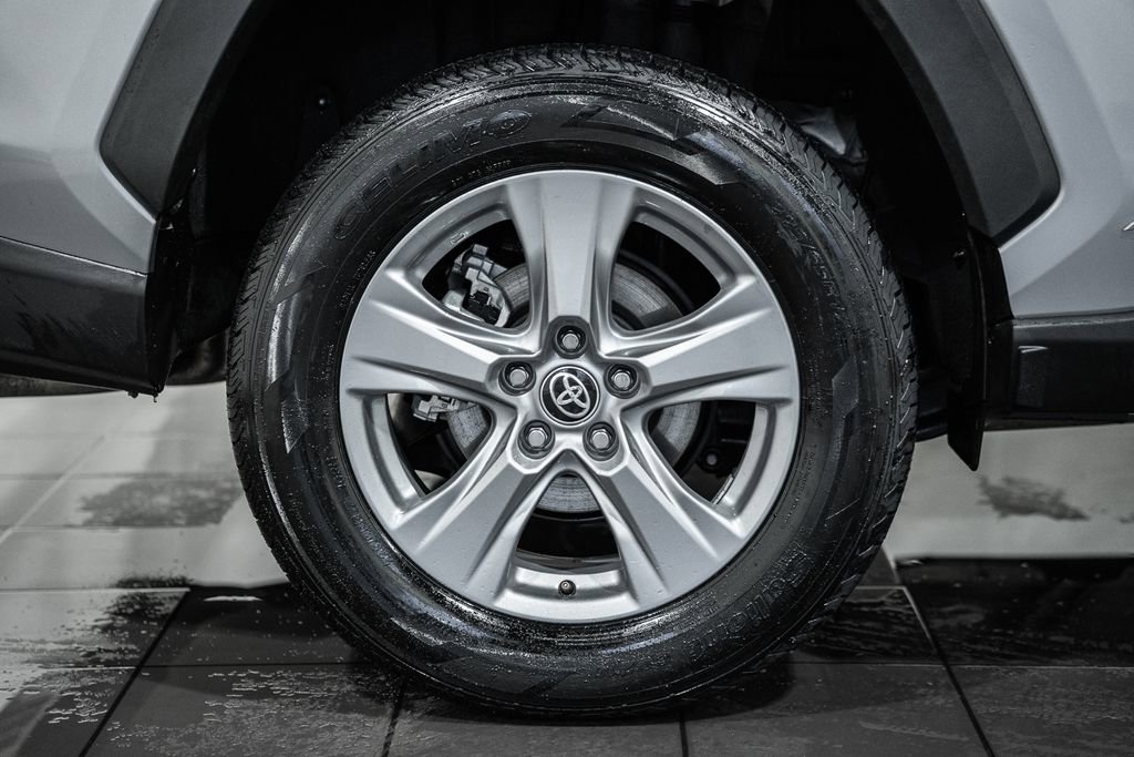 Used 2025 Toyota RAV4 XLE image 16