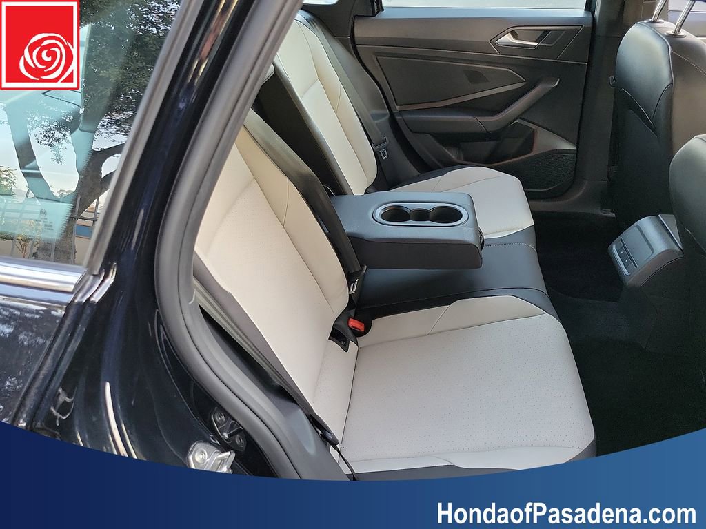 Used 2021 Volkswagen Jetta R-Line FWD image 27