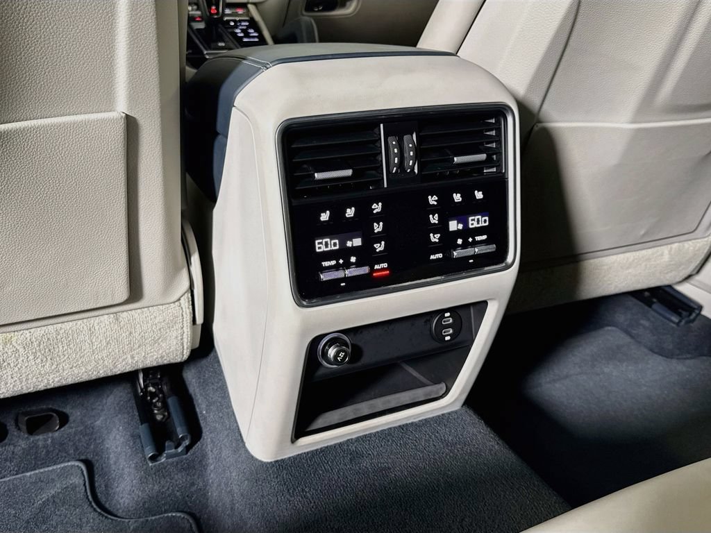 Certified 2023 Porsche Cayenne Platinum Edition AWD/4WD image 20