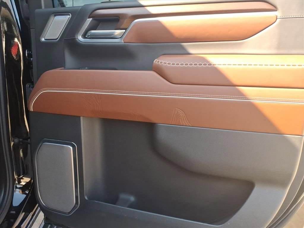 Used 2025 GMC Sierra 2500 Denali Ultimate w/ Max Trailering Package image 15