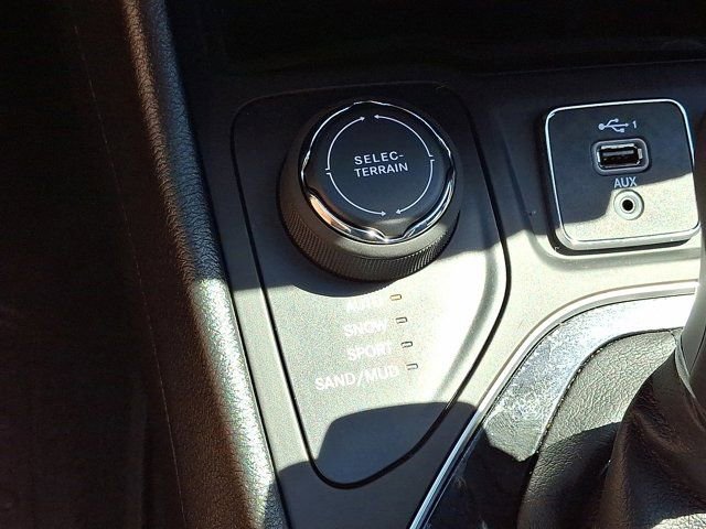 Certified 2023 Jeep Cherokee Altitude Lux AWD/4WD image 29