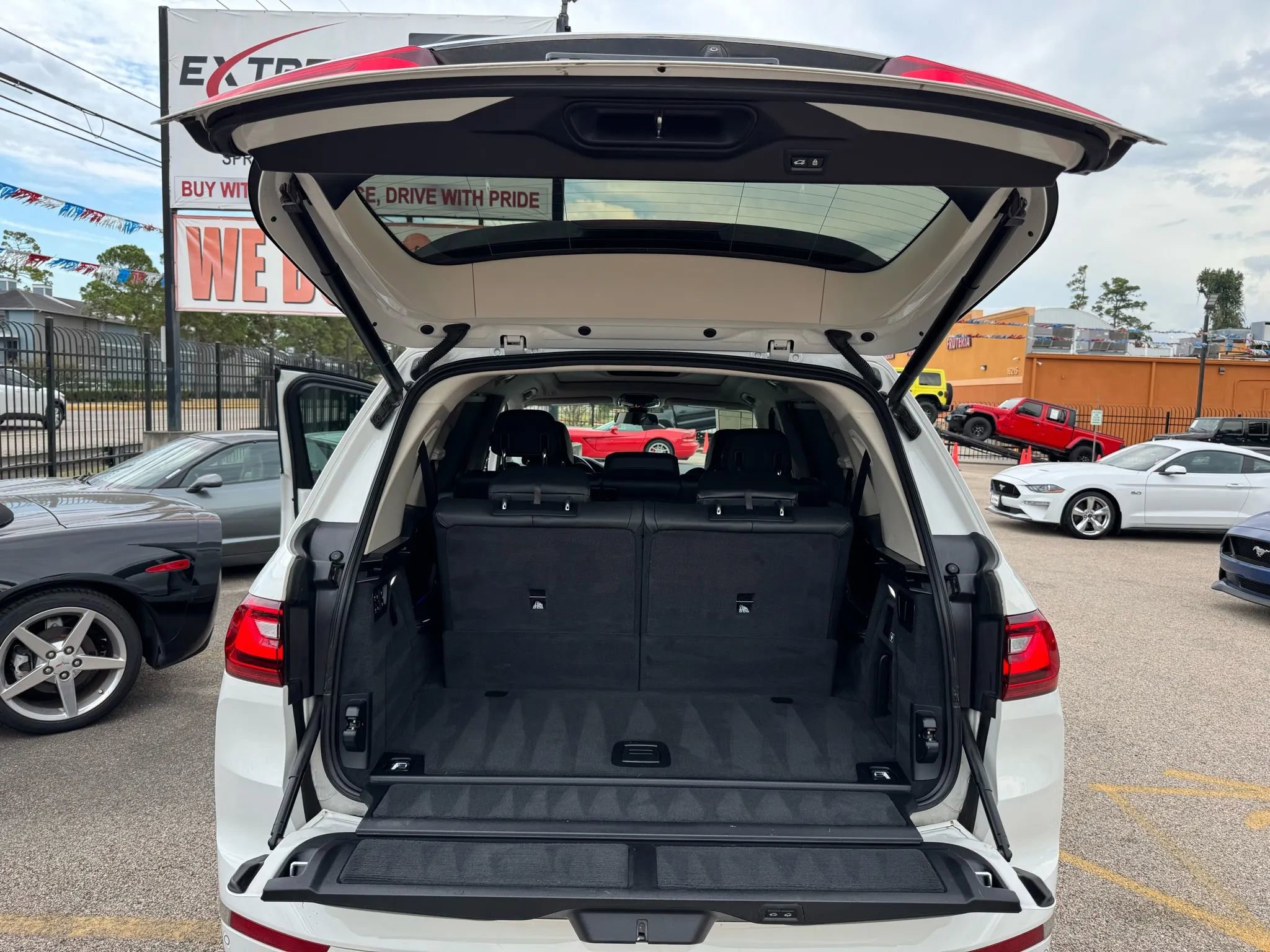 Used 2021 BMW X7 xDrive40i w/ Premium Package image 44