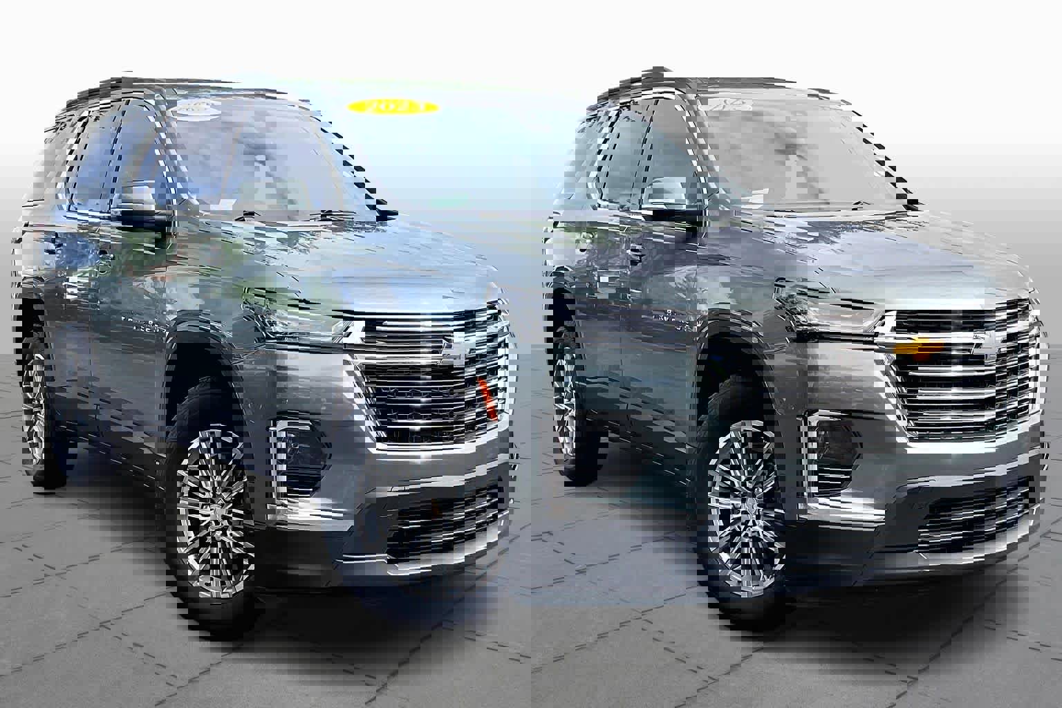 Certified 2023 Chevrolet Traverse LT image 3