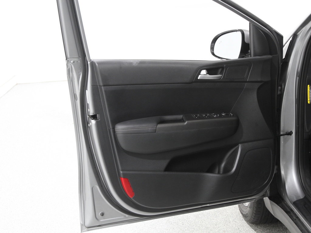 Used 2021 Kia Sportage LX w/ LX Fwd Popular Package image 4