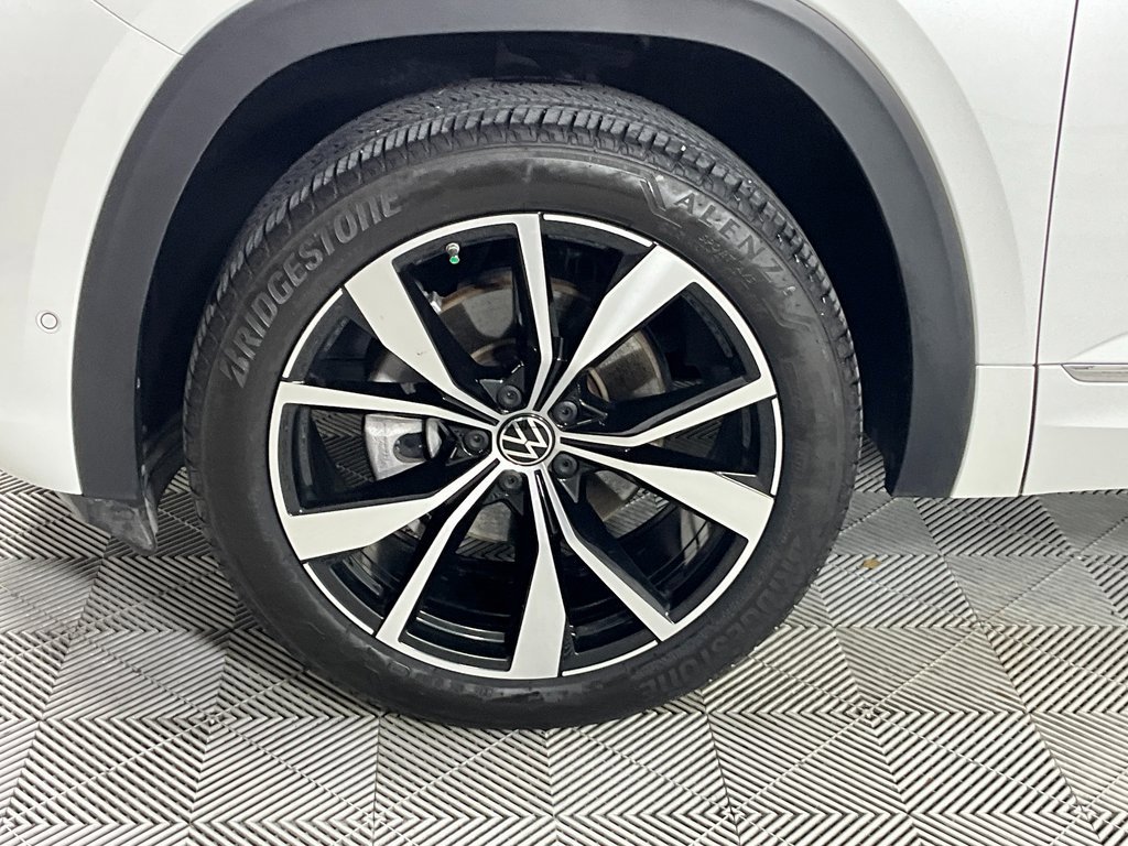 Used 2024 Volkswagen Atlas Cross Sport SEL Premium R-Line image 30